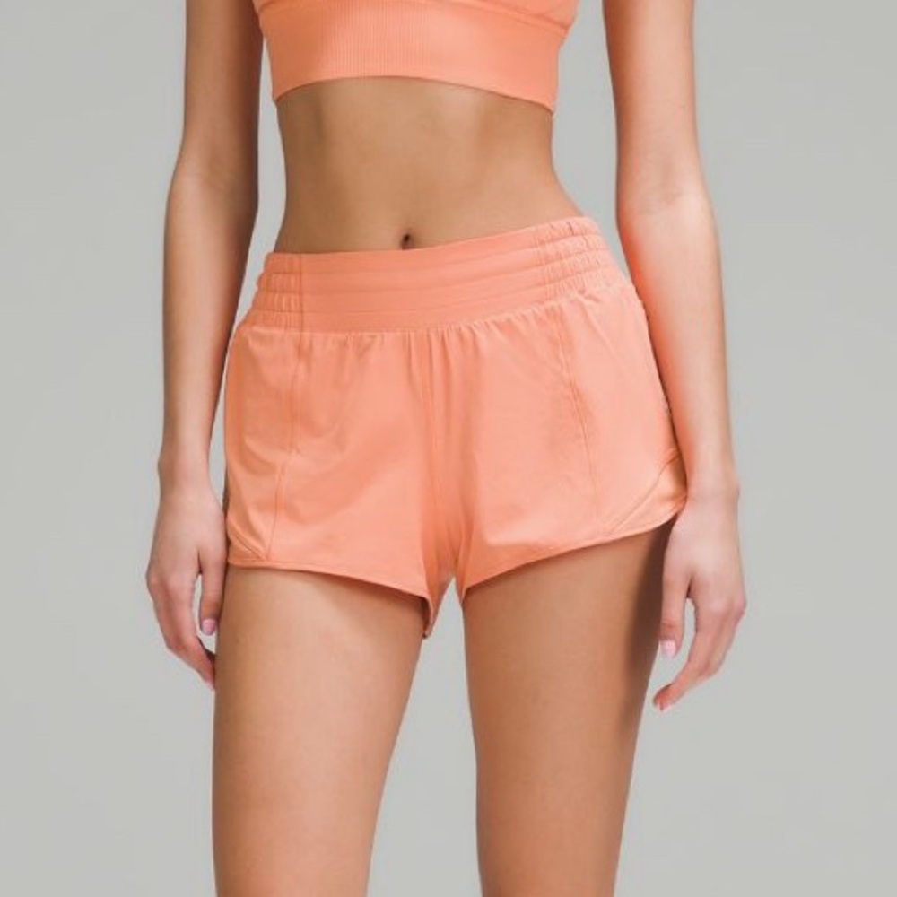 Lululemon hotty hot shorts in color coral kiss. High rise 2.5. Size 2.